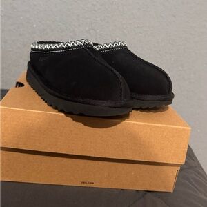 New in box- Tasman Uggs